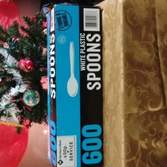 Member's Mark White Plastic Spoons - Picture 2 of 2